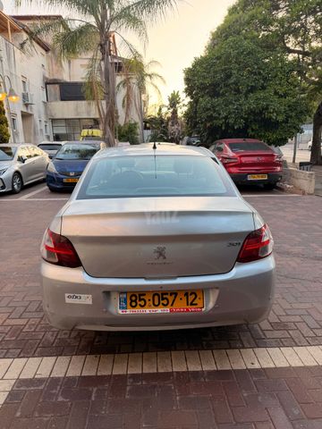 פיג'ו 301