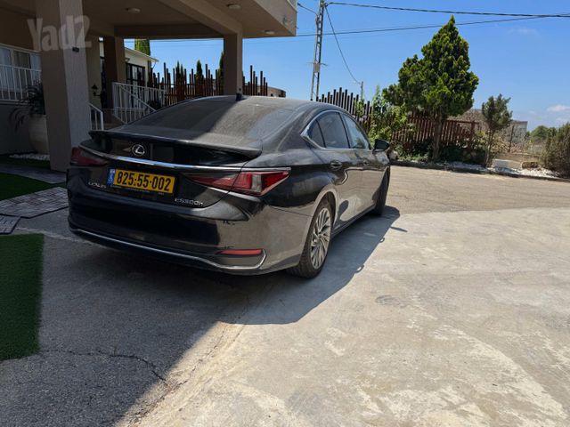 לקסוס ES