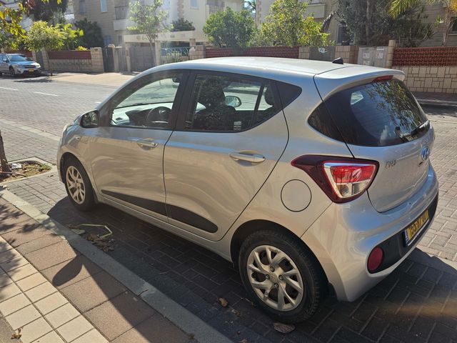 יונדאי i10