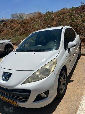 פיג'ו 207