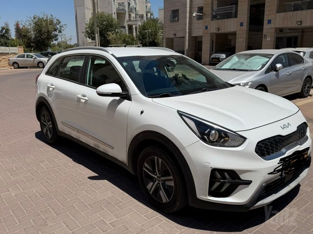 קיה נירו