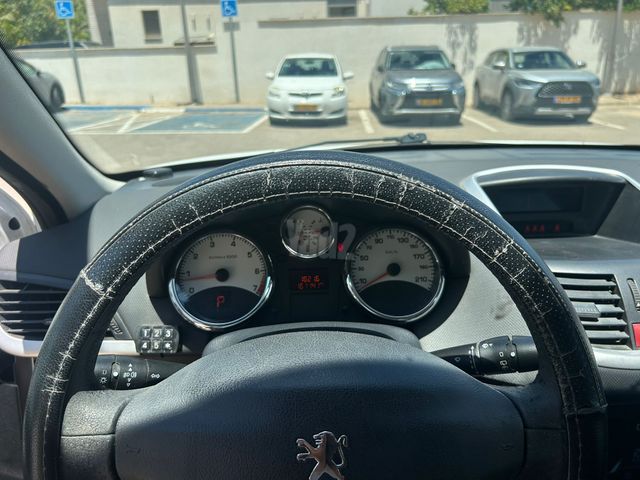 פיג'ו 207