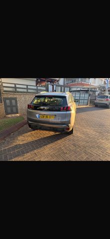 פיג'ו 3008