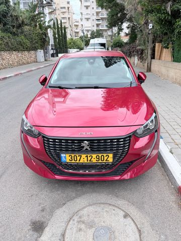 פיג'ו 208