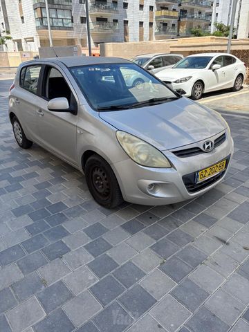 יונדאי i20