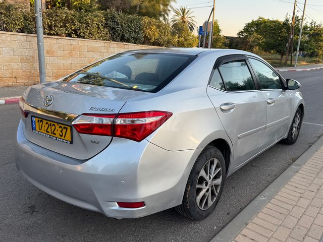 טויוטה קורולה