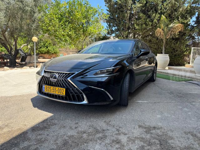 לקסוס ES