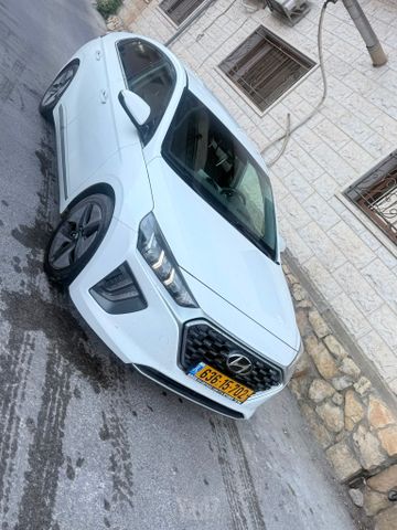 יונדאי איוניק