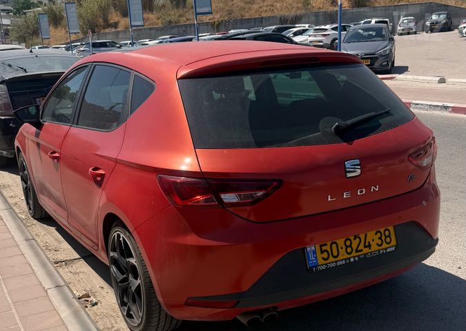 מודעת רכב סיאט לאון