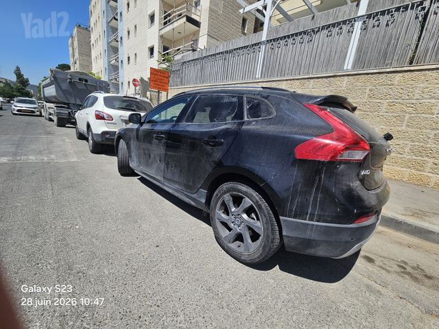 וולוו V40