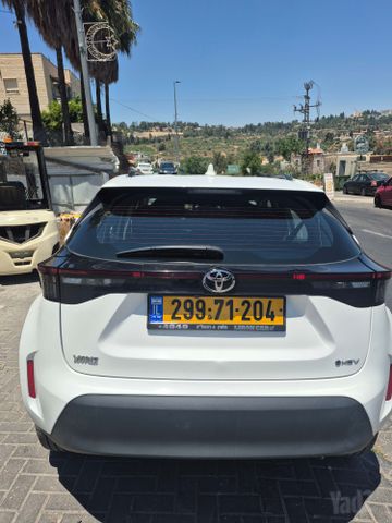 טויוטה יאריס קרוס