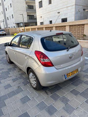 מודעת רכב יונדאי i20
