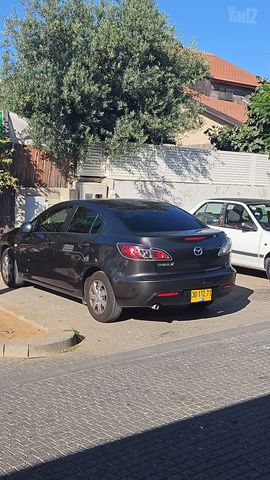 מודעת רכב מאזדה 3