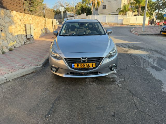 מאזדה 3