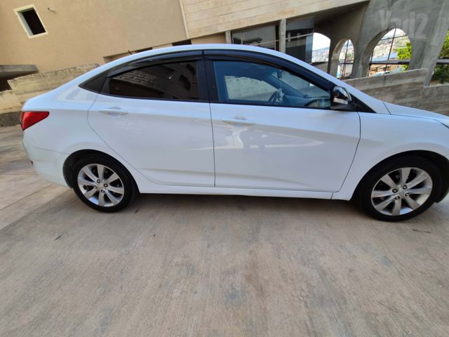 יונדאי אקסנט i25