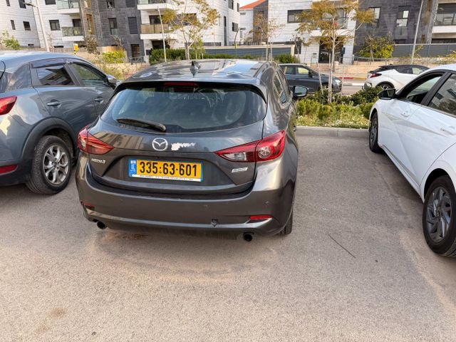 מאזדה 3
