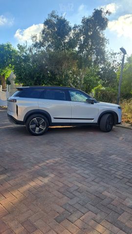 ג'אקו J7