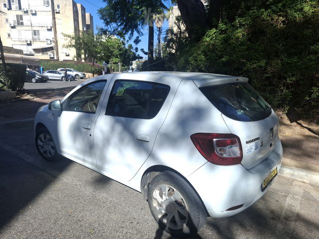 דאצ'יה סנדרו