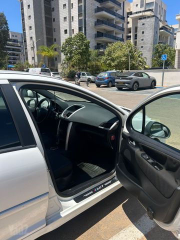 פיג'ו 207