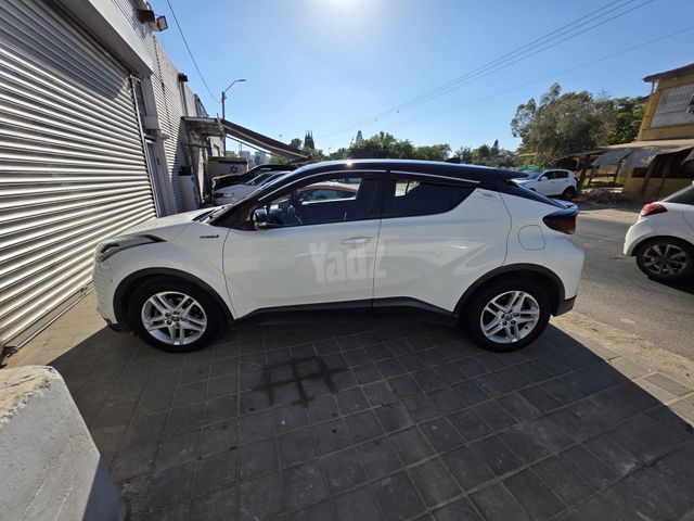 טויוטה C-HR