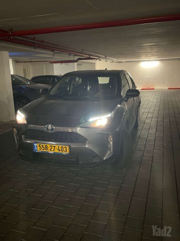 מודעת רכב טויוטה יאריס קרוס