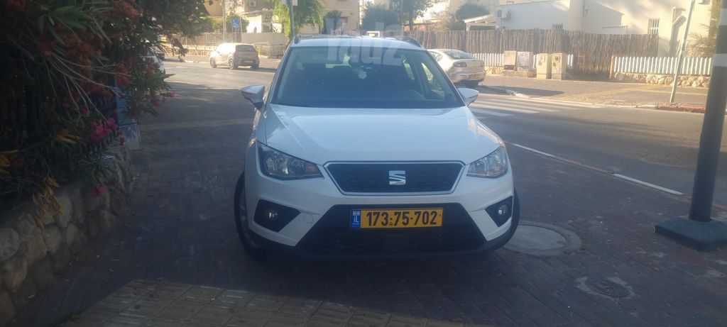 סיאט ארונה