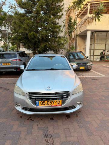 פיג'ו 301