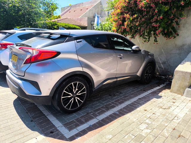 טויוטה C-HR
