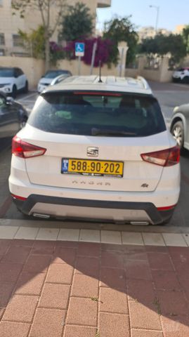 מודעת רכב סיאט ארונה