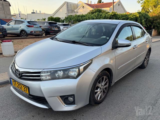 טויוטה קורולה