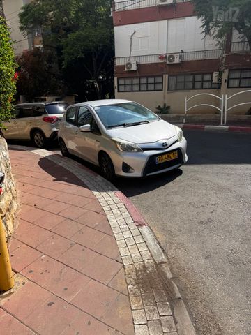 מודעת רכב טויוטה יאריס