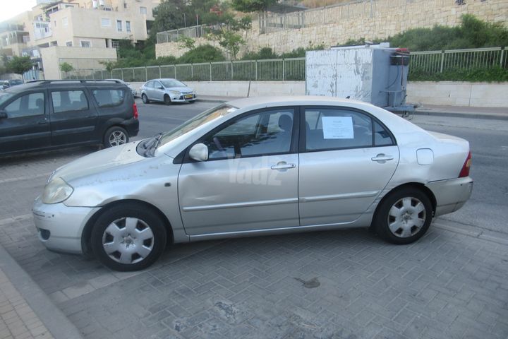 מודעת רכב טויוטה קורולה