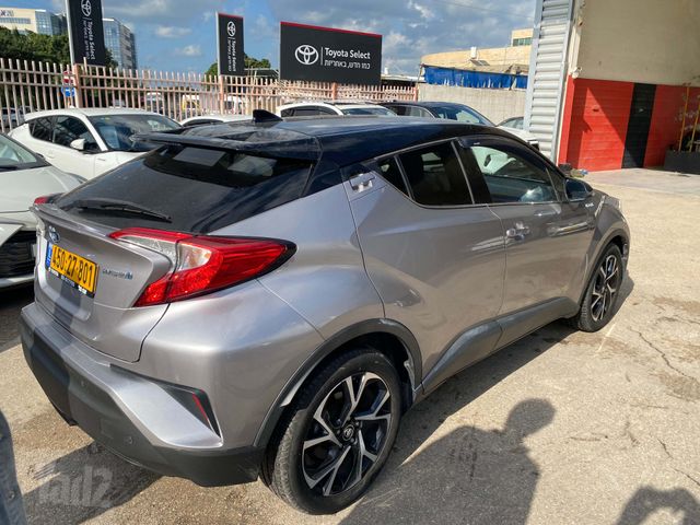 מודעת רכב טויוטה C-HR