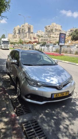 מודעת רכב טויוטה אוריס