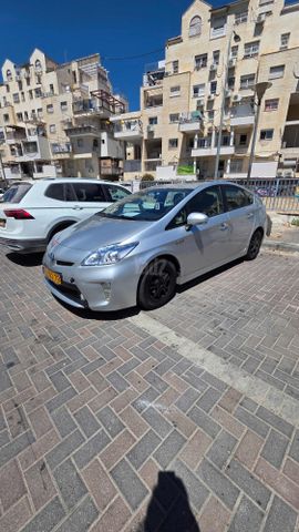 מודעת רכב טויוטה פריוס