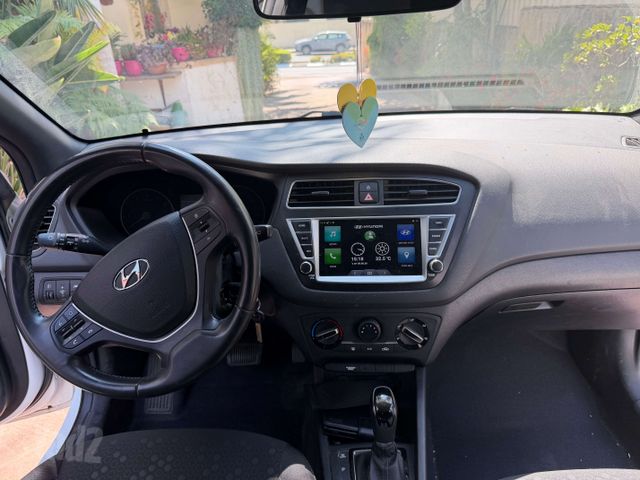 יונדאי i20