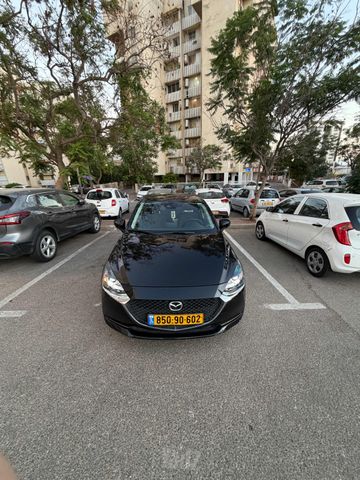 מודעת רכב מאזדה 2