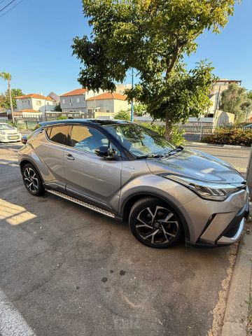 מודעת רכב טויוטה C-HR