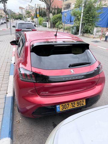פיג'ו 208