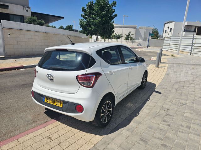 יונדאי i10