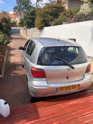 טויוטה יאריס