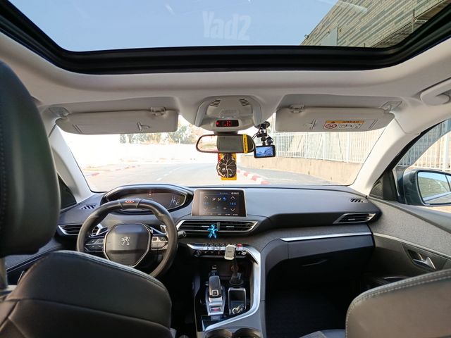 פיג'ו 5008
