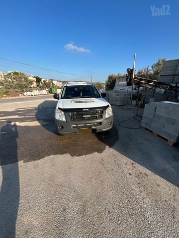 איסוזו די-מקס