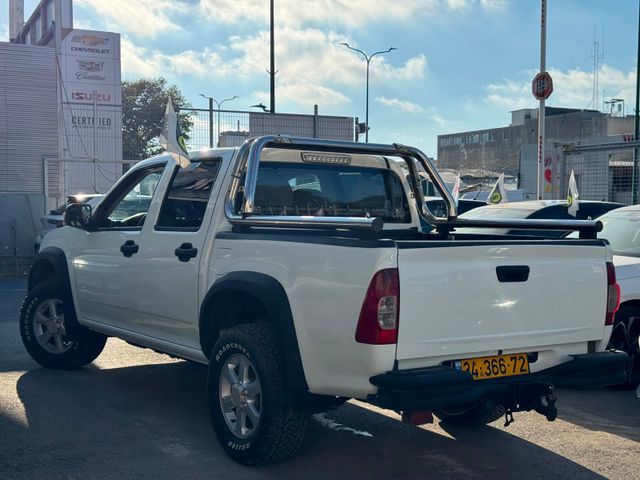 איסוזו די-מקס