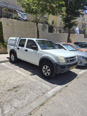 איסוזו די-מקס
