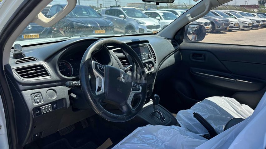 מיצובישי טרייטון / L200