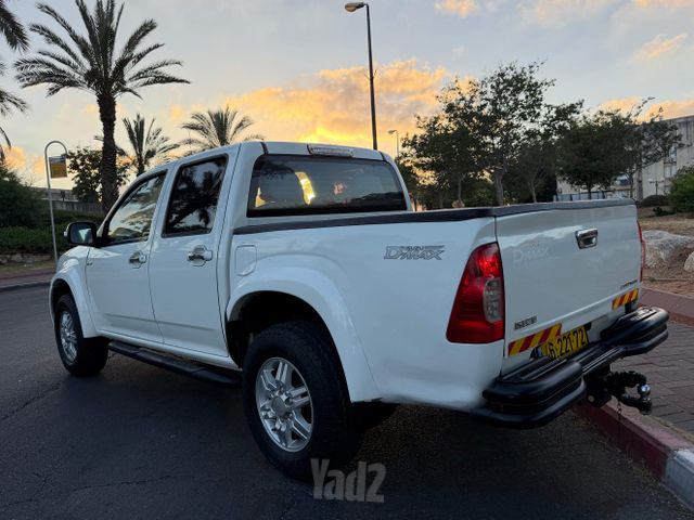 איסוזו די-מקס