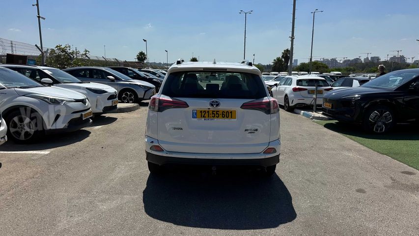 טויוטה RAV4