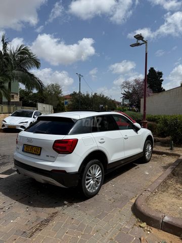 אאודי Q2