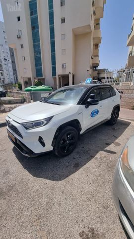 טויוטה RAV4